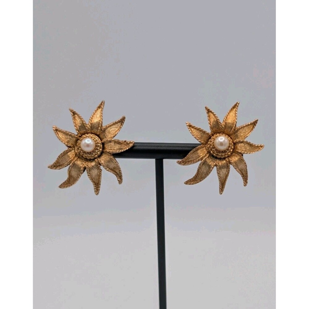Signed Marcel Boucher 1960s Textured Pearl Gold Flower 3D Clip On Earrings MCM